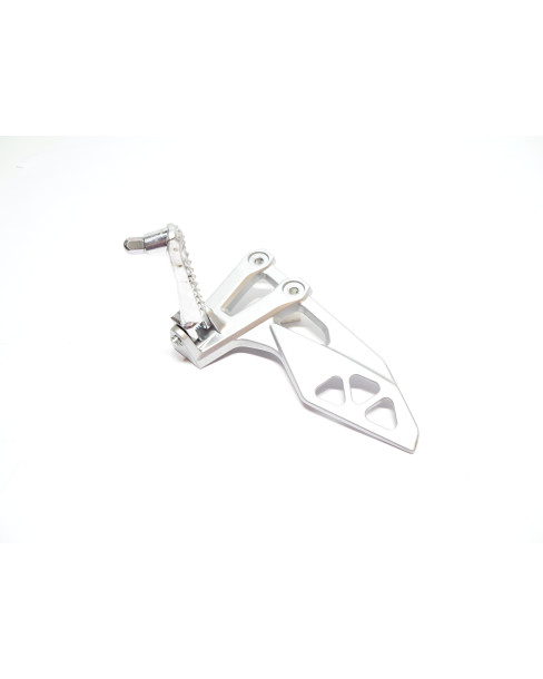 Suzuki GSX-8S, fotpinne vänster komplett 2