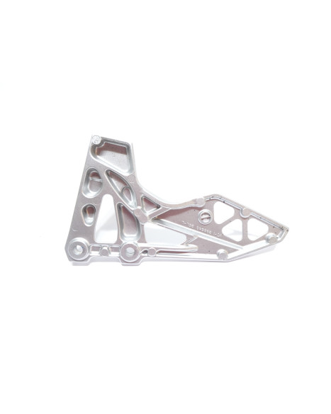 Suzuki GSX-8S, fotpinne vänster komplett