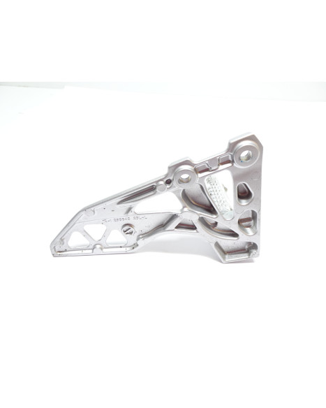 Suzuki GSX-8S, fotpinne vänster komplett