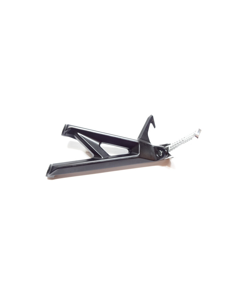 Suzuki GSX-8S, passagerarfotpinne vänster komplett