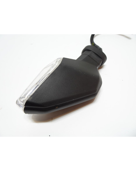 Suzuki GSX-8S, blinkers vänster fram