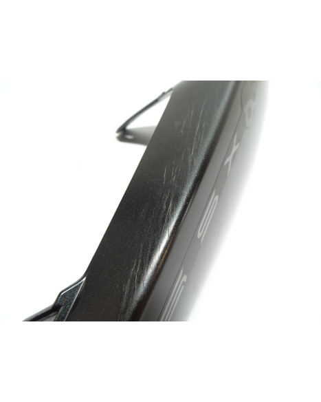 Suzuki GSX-8S, bakre sidokåpa höger