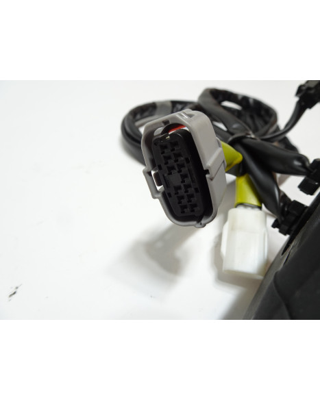 Suzuki GSX-8S, omkopplare med handtag höger