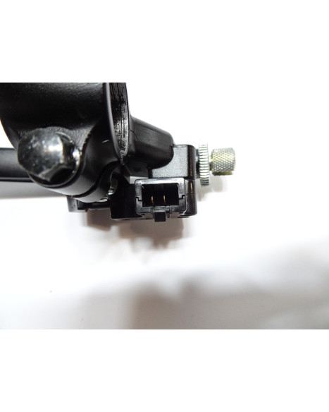 Suzuki GSX-8S, kopplingsklove med grepp