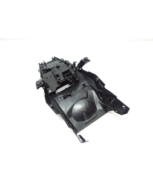 Suzuki GSX-8S, inre stänkskärm 2