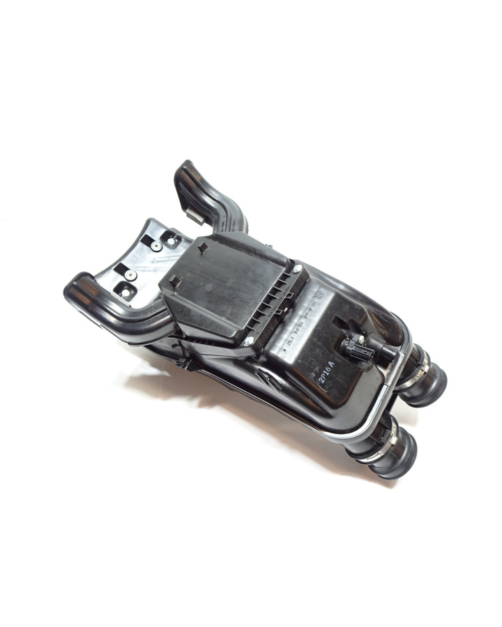 Suzuki GSX-8S, luftburk