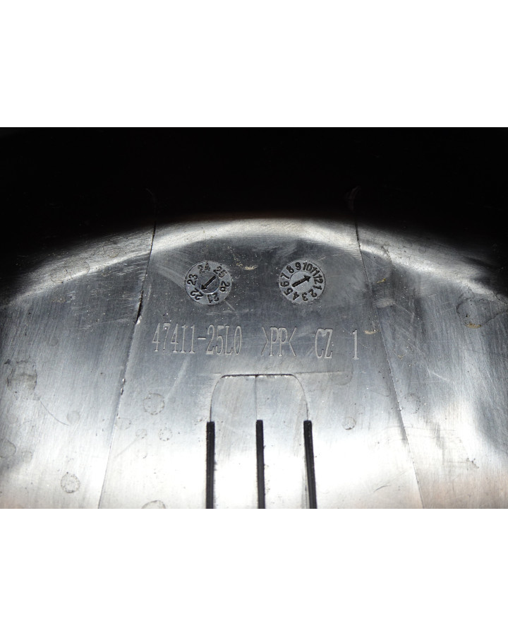 Suzuki GSX-8S, bakre mittkåpa