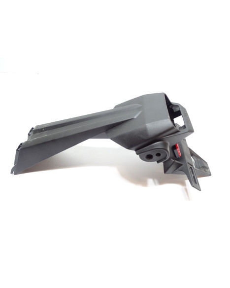 Suzuki GSX-8S, stänkskärm