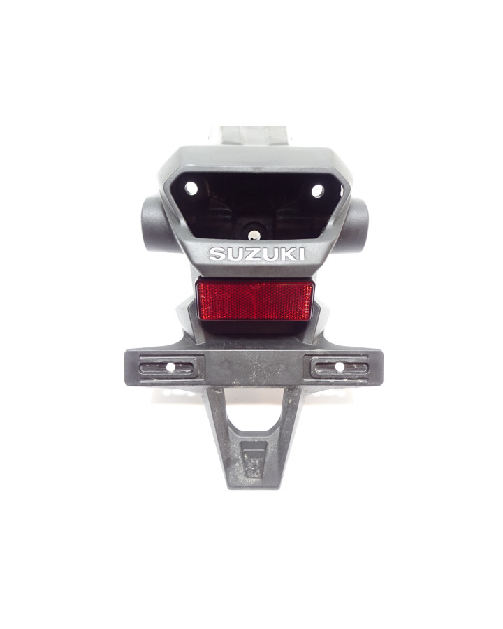 Suzuki GSX-8S, stänkskärm