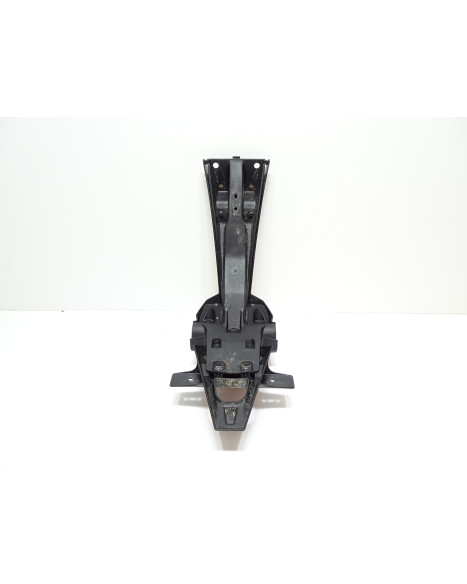 Suzuki GSX-8S, stänkskärm