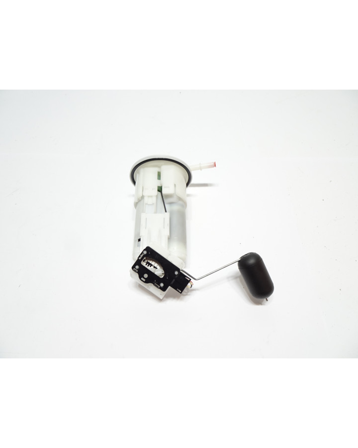 Suzuki GSX-8S, bränslepump