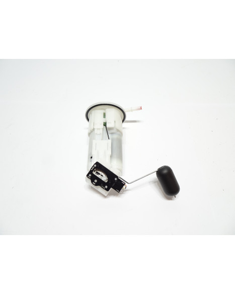 Suzuki GSX-8S, bränslepump