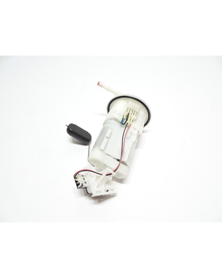 Suzuki GSX-8S, bränslepump