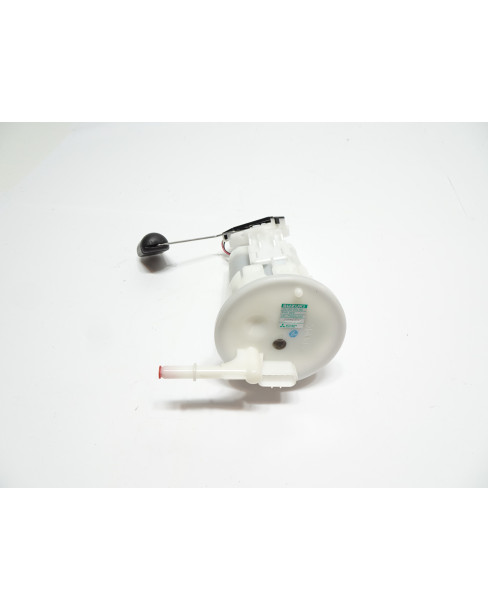 Suzuki GSX-8S, bränslepump 2