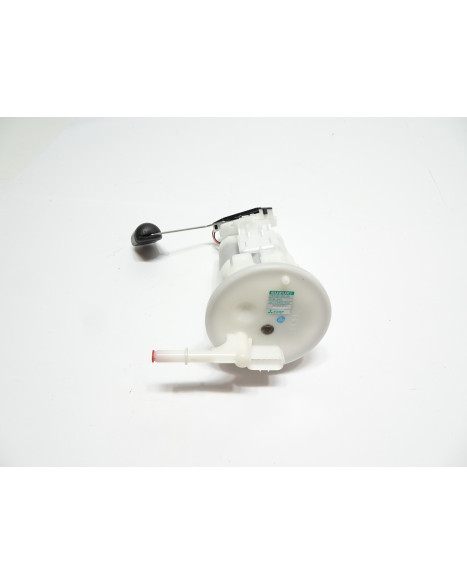 Suzuki GSX-8S, bränslepump