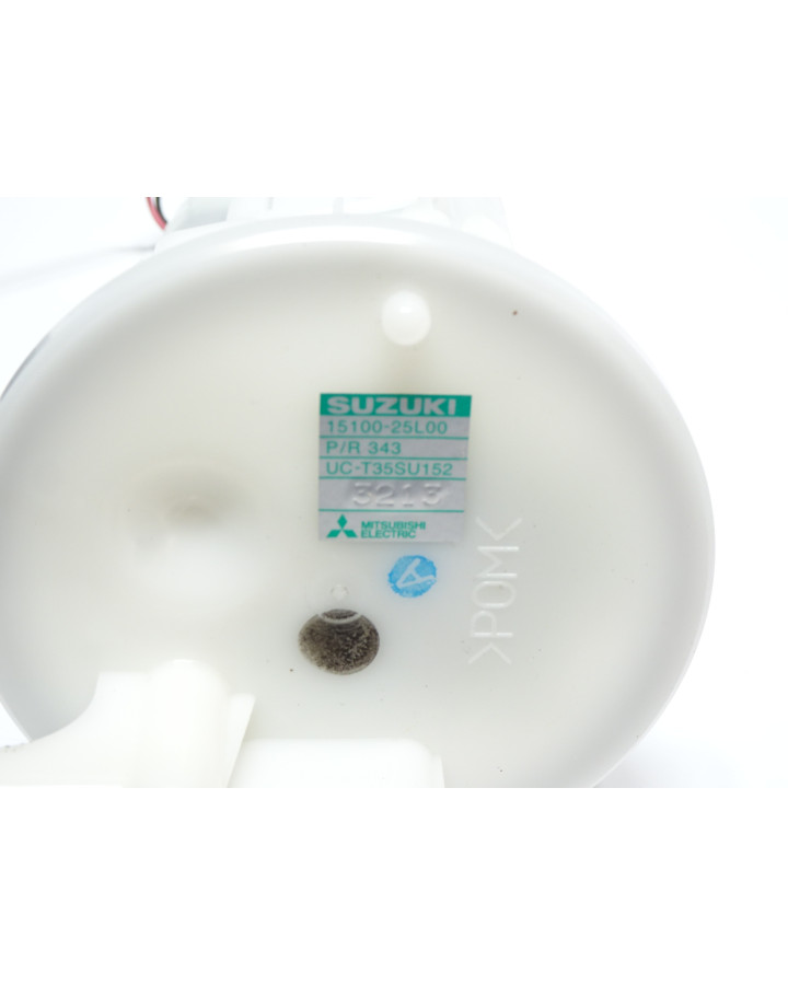 Suzuki GSX-8S, bränslepump