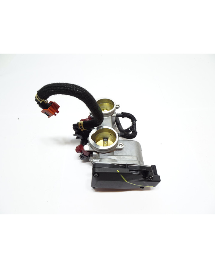 Suzuki GSX-8S, gasspjäll/insprut