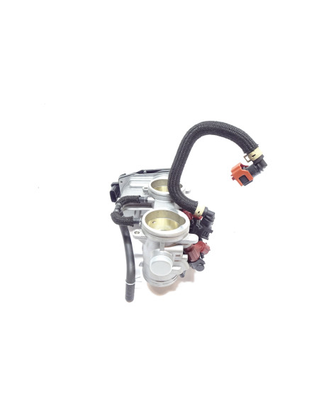 Suzuki GSX-8S, gasspjäll/insprut