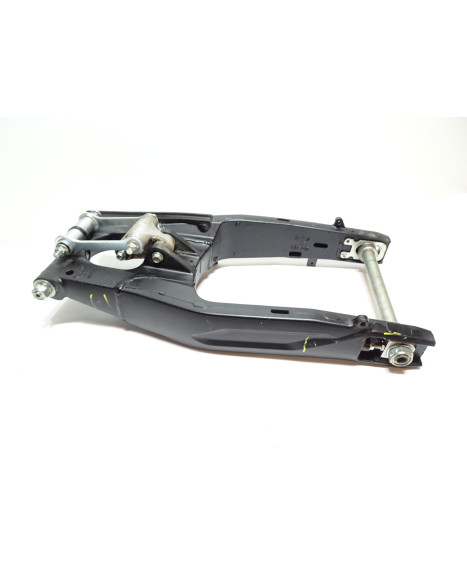 Suzuki GSX-8S, sving