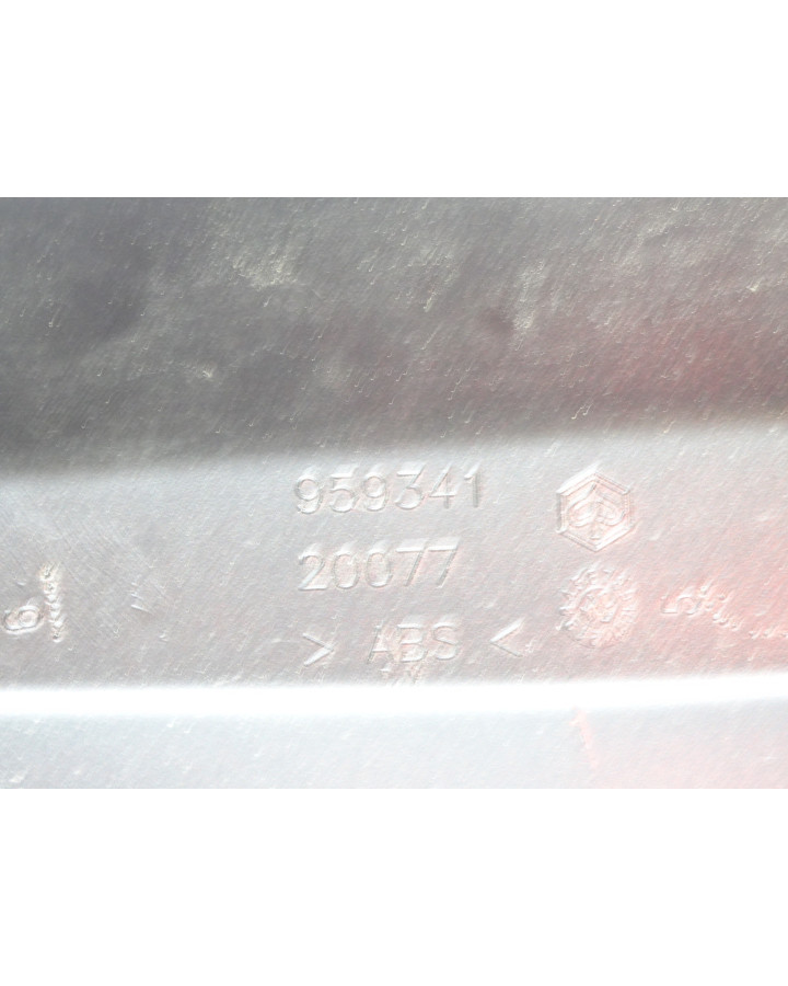 Piaggio NRG, bakre sidokåpa höger