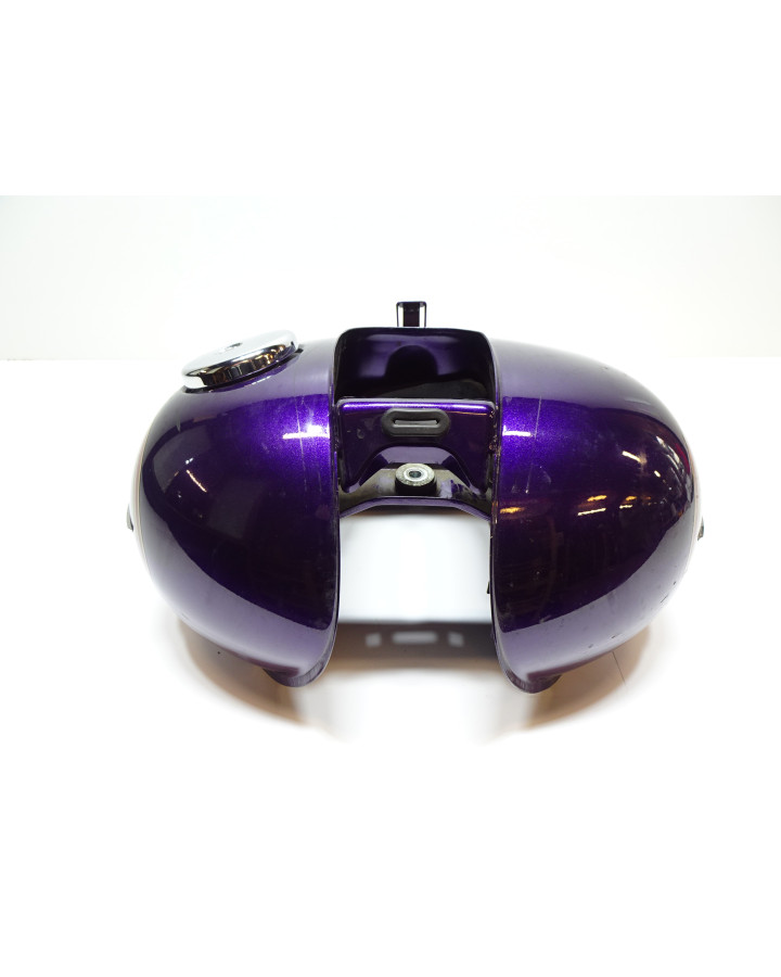 Kawaski VN800, bränsletank