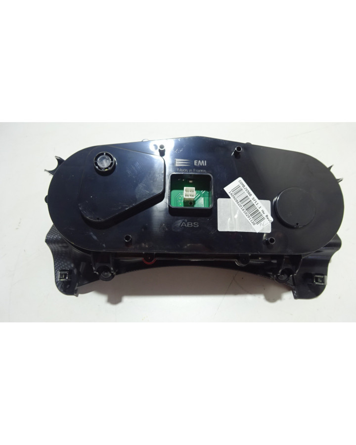 Ligier JS50, instrumentpanel