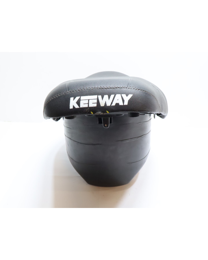Keeway F-Act, sadel med sadellåda