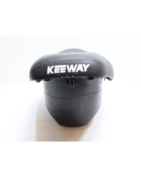 Keeway F-Act, sadel med sadellåda