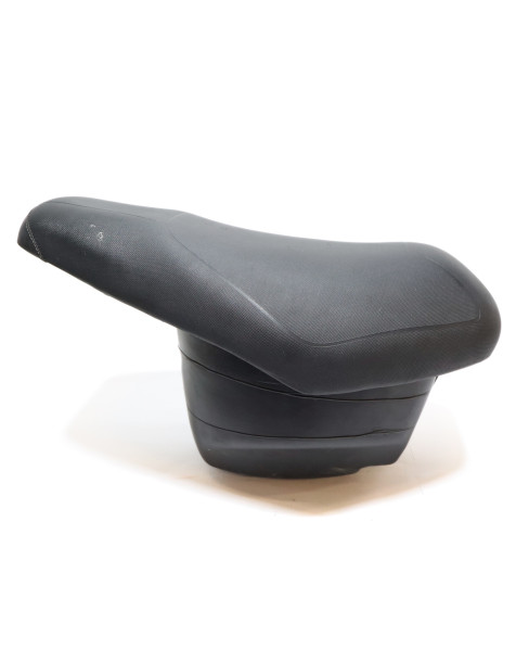 Keeway F-Act, sadel med sadellåda