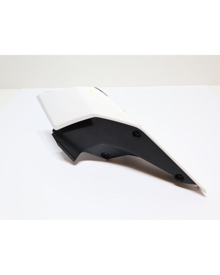 KTM 125 Duke, tankkåpa vänster