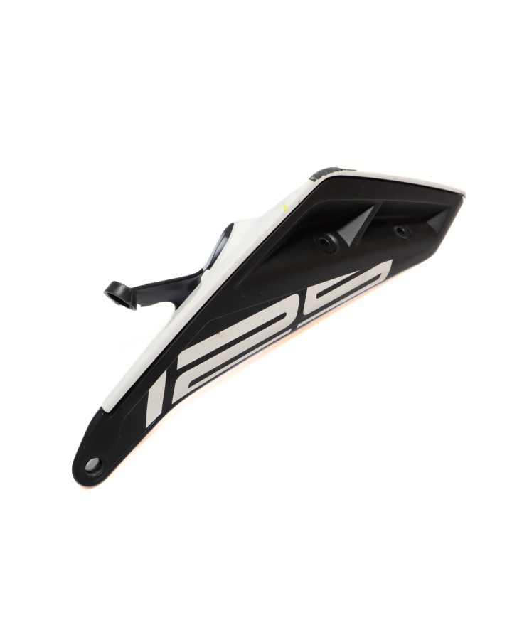 KTM 125 Duke, bakre sidokåpa vänster