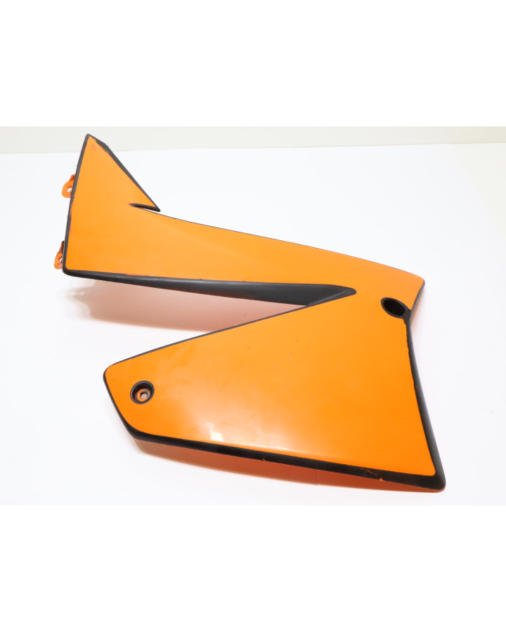 KTM 625 SXC, kylarvinge vänster