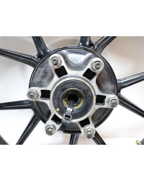 KTM 125 Duke, bakfälg