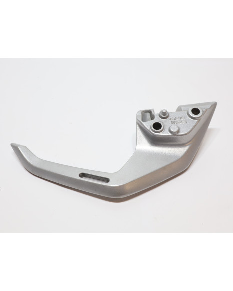 BMW G310R, passagerarhandtag höger