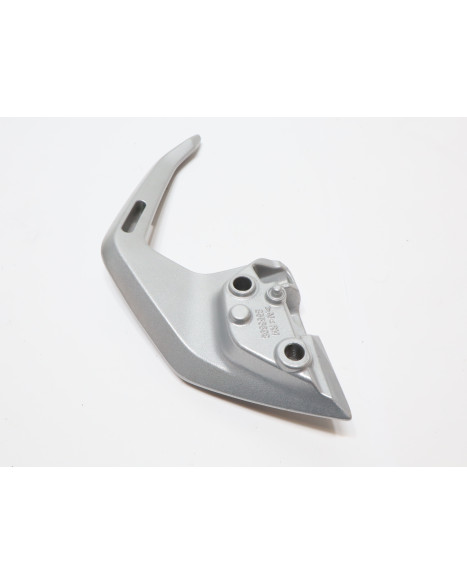 BMW G310R, passagerarhandtag höger