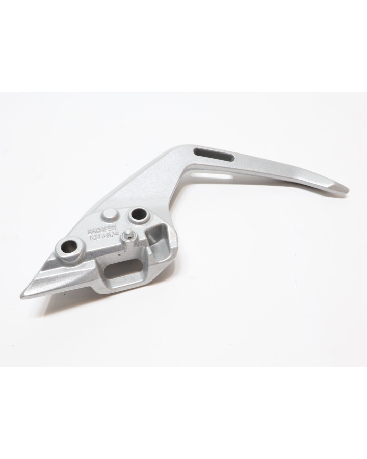 BMW G310R, passagerarhandtag höger