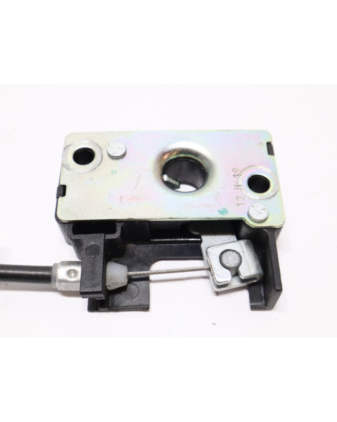 BMW G310R, sadellås med vajer 2