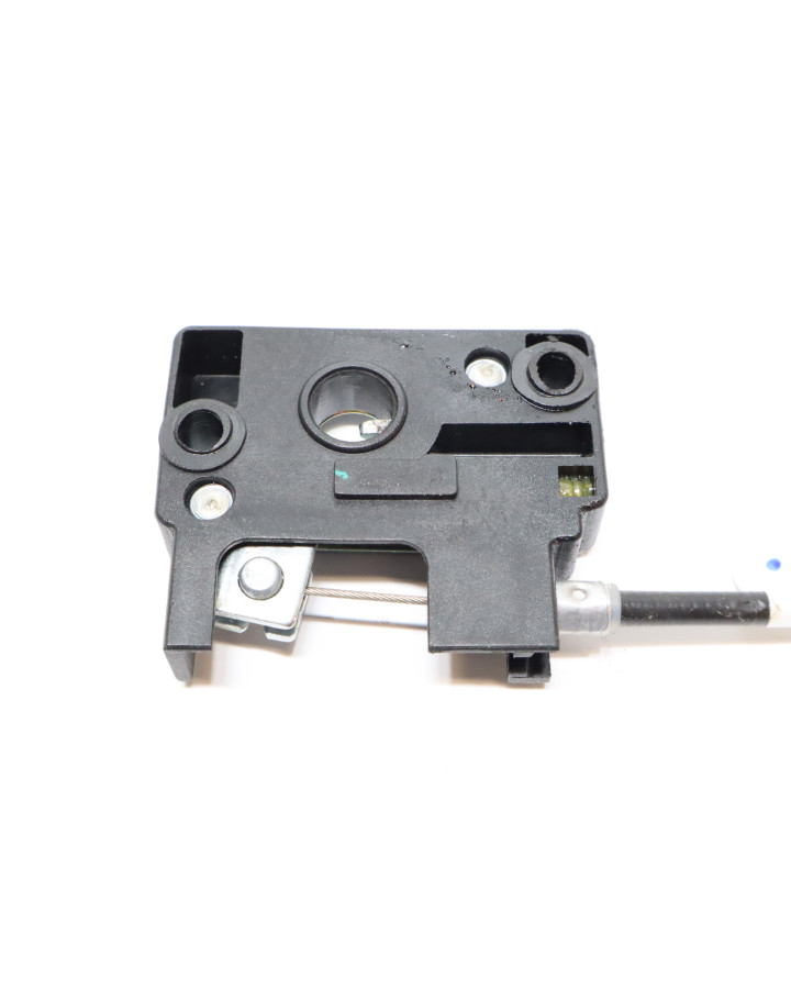 BMW G310R, sadellås med vajer