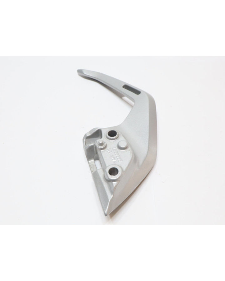 BMW G310R, passagerarhandtag vänster