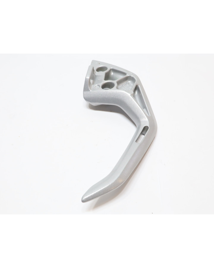 BMW G310R, passagerarhandtag vänster