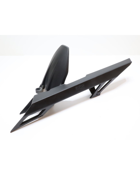 KTM 125 Duke, kedjeskydd