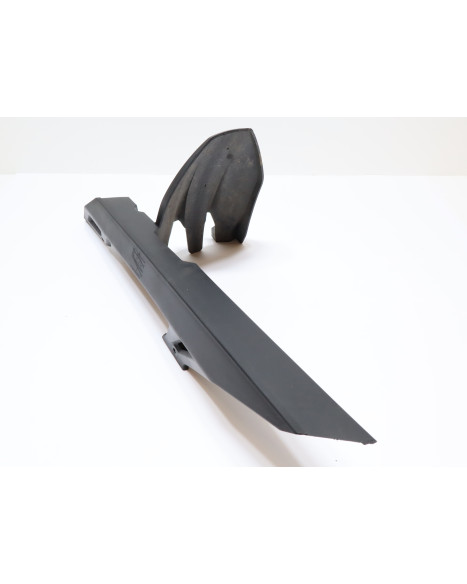 KTM 125 Duke, kedjeskydd