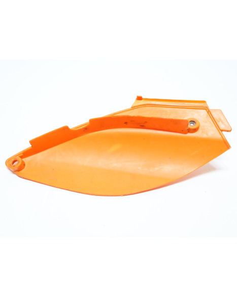 KTM 625 SXC, bakre sidokåpa höger