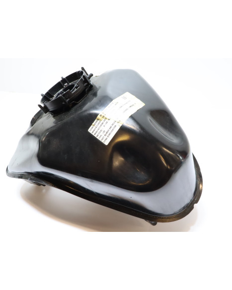 BMW G310R, bränsletank