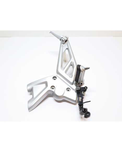 BMW G310R, fotpinne vänster komplett