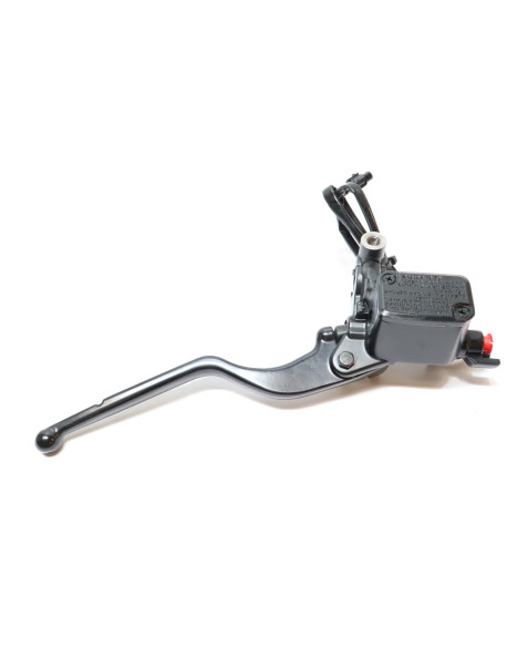 BMW G310R, bromsyclinder fram med grepp