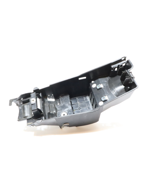 BMW G310R, batterilåda 2