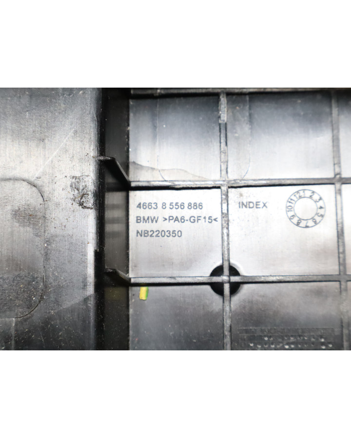 BMW G310R, batterilåda