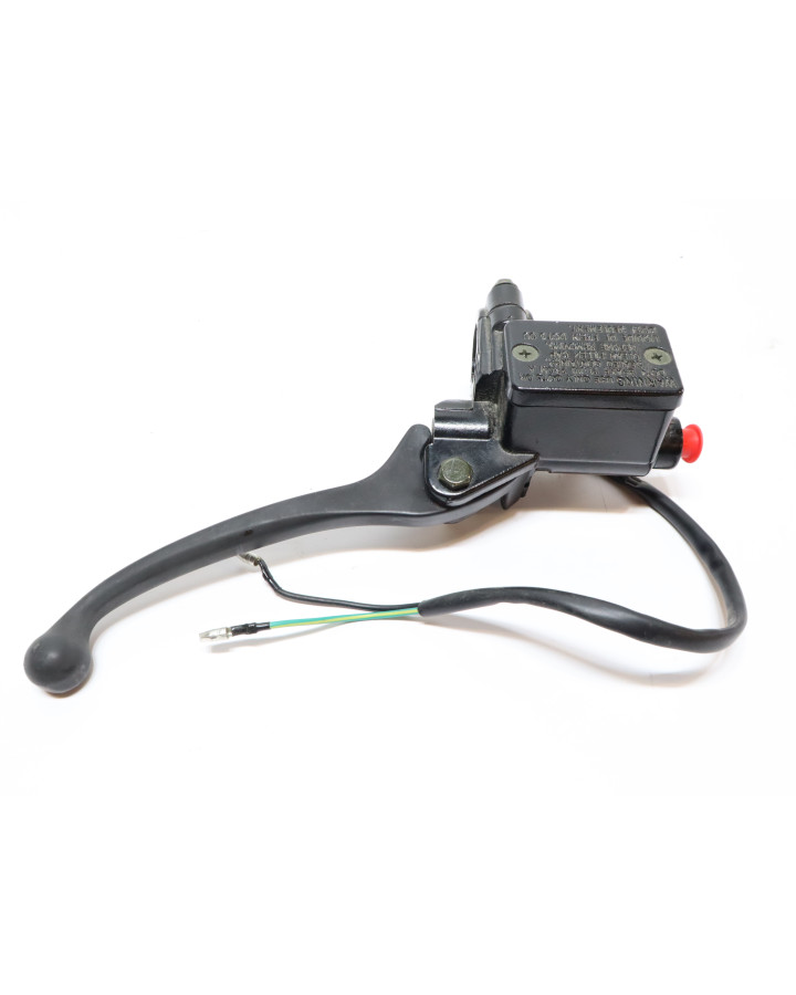 Drax Awesome, bromscylinder fram