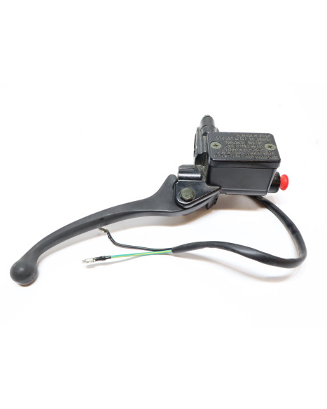 Drax Awesome, bromscylinder fram